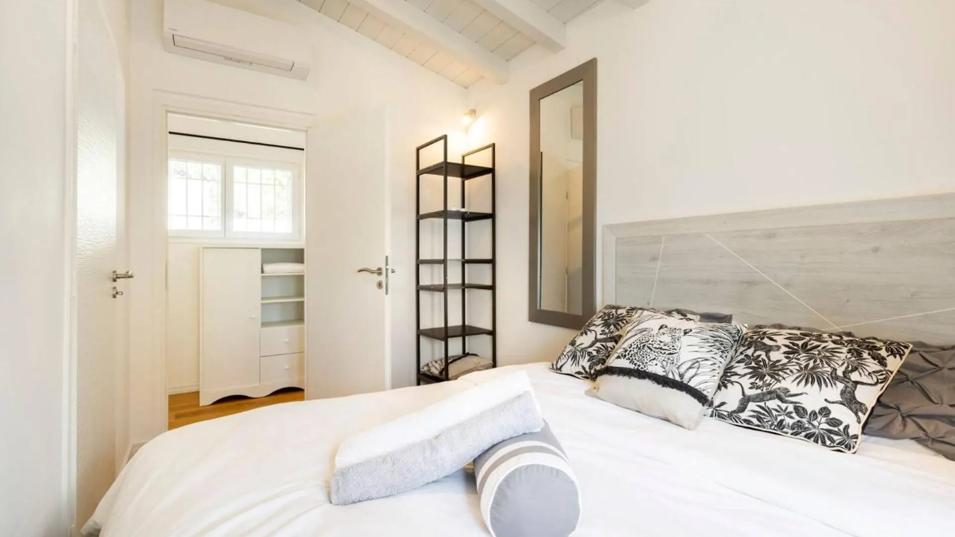 Stunning Seaview White Villa In Beuasoleil With Pool And Garden Beausoleil