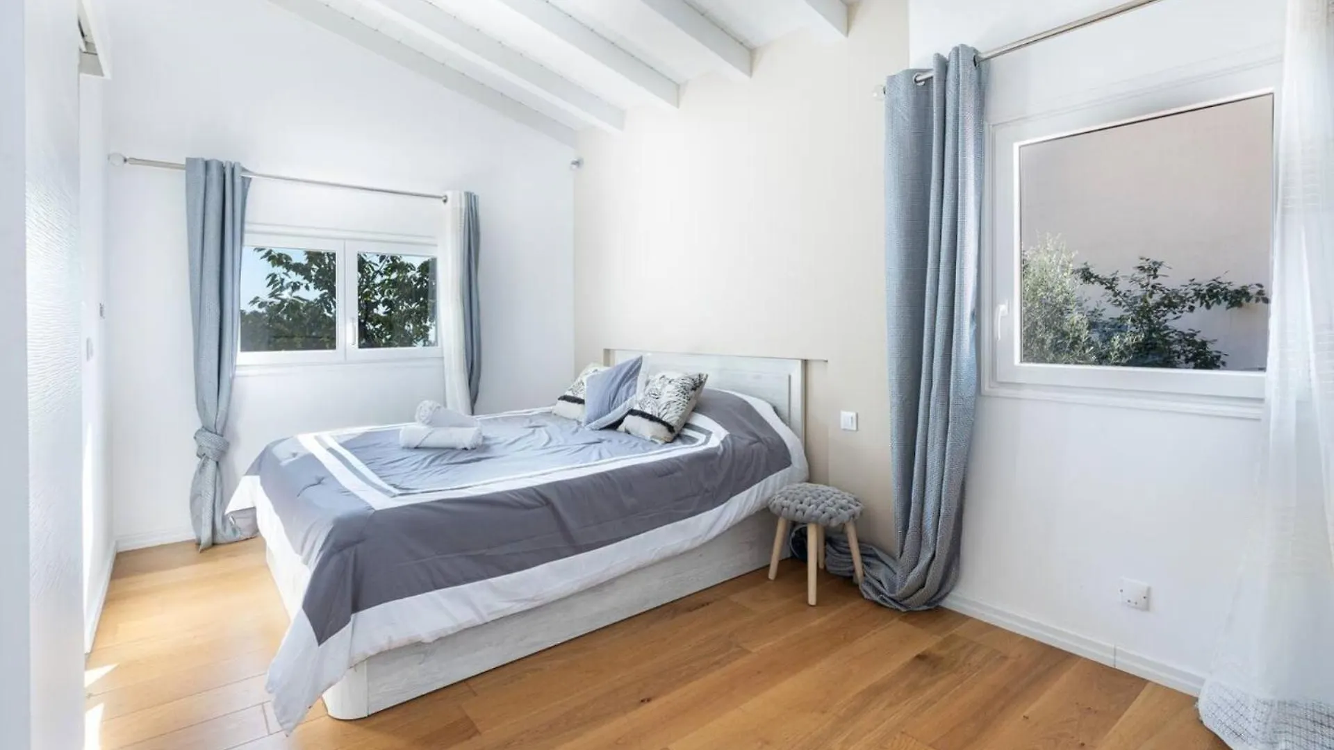 Stunning Seaview White Villa In Beuasoleil With Pool And Garden Beausoleil