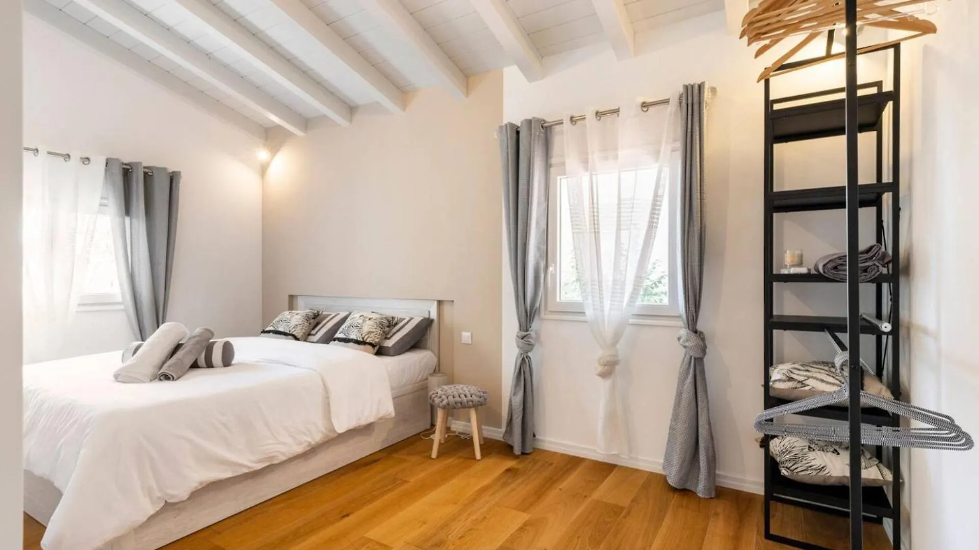 Stunning Seaview White Villa In Beuasoleil With Pool And Garden Beausoleil France