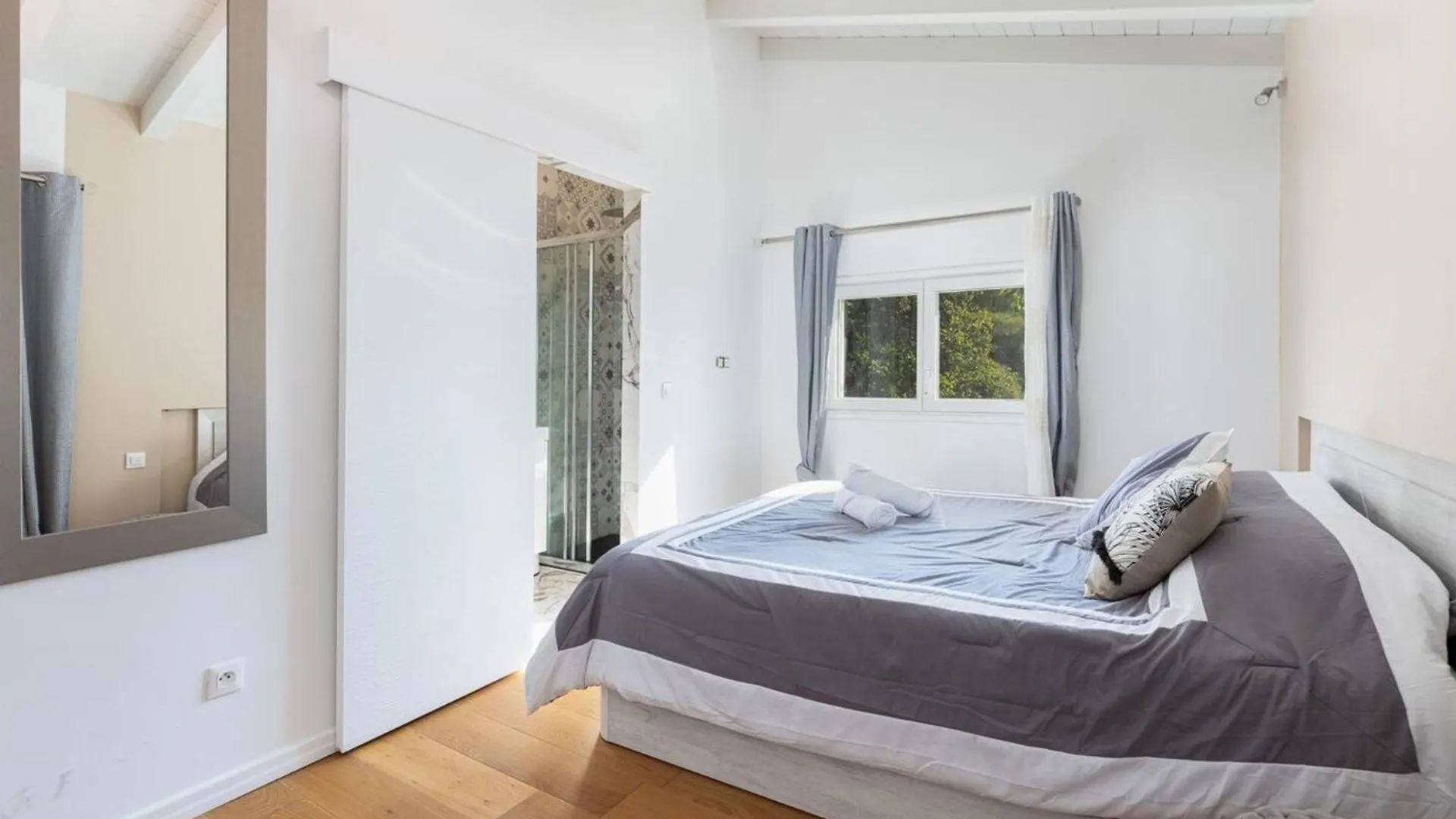 Stunning Seaview White Villa In Beuasoleil With Pool And Garden Beausoleil