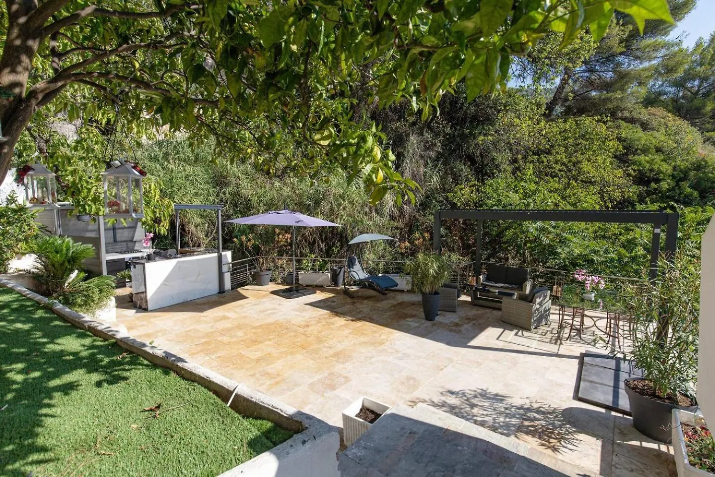 Stunning Seaview White Villa In Beuasoleil With Pool And Garden Beausoleil