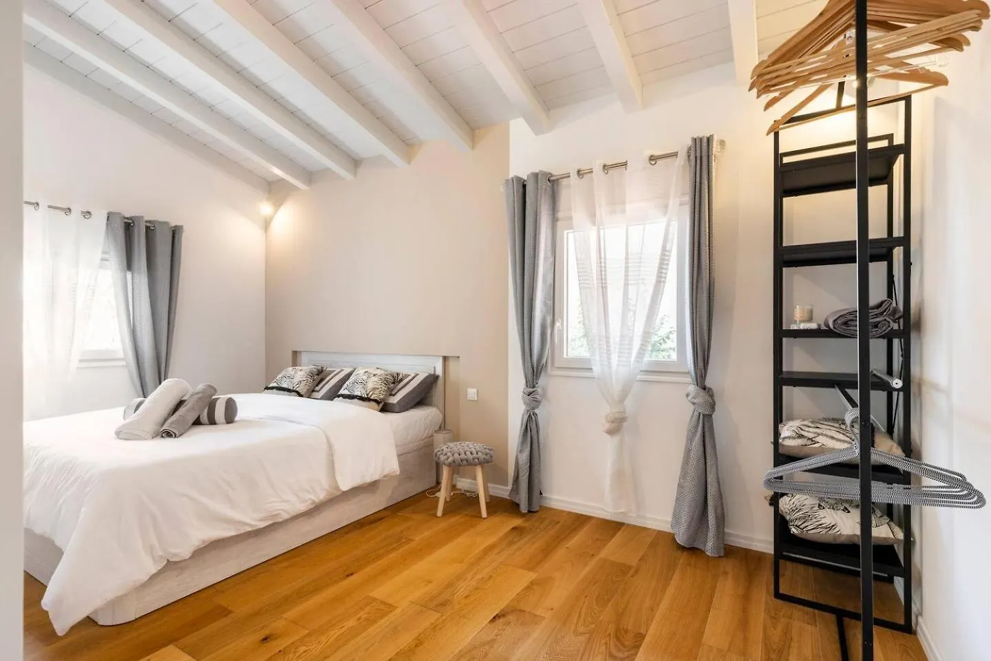 Stunning Seaview White Villa In Beuasoleil With Pool And Garden Beausoleil